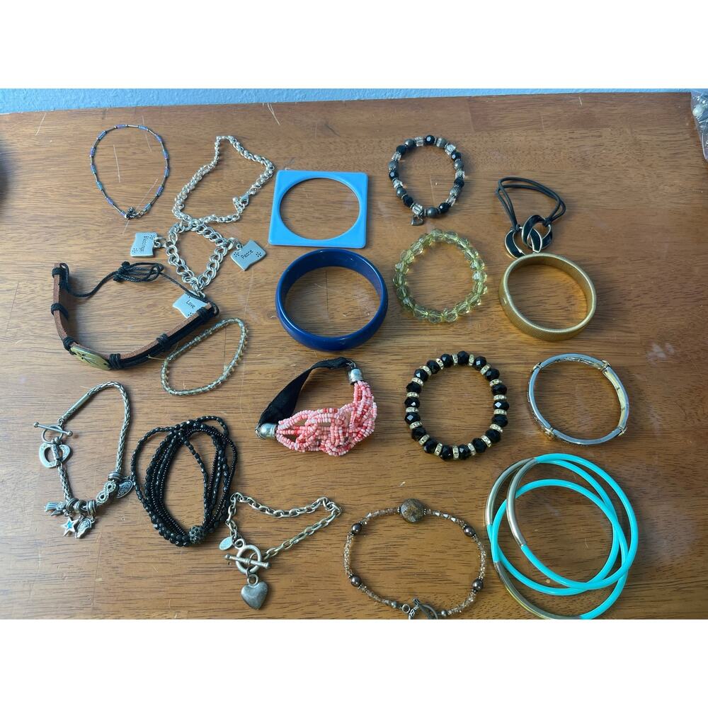 VTG & Modern Bracelet Lot of 21 Bangles Beaded Stretch Charm